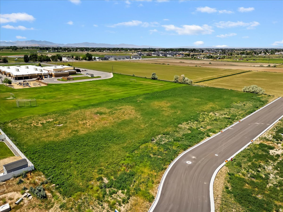 main property photo 10