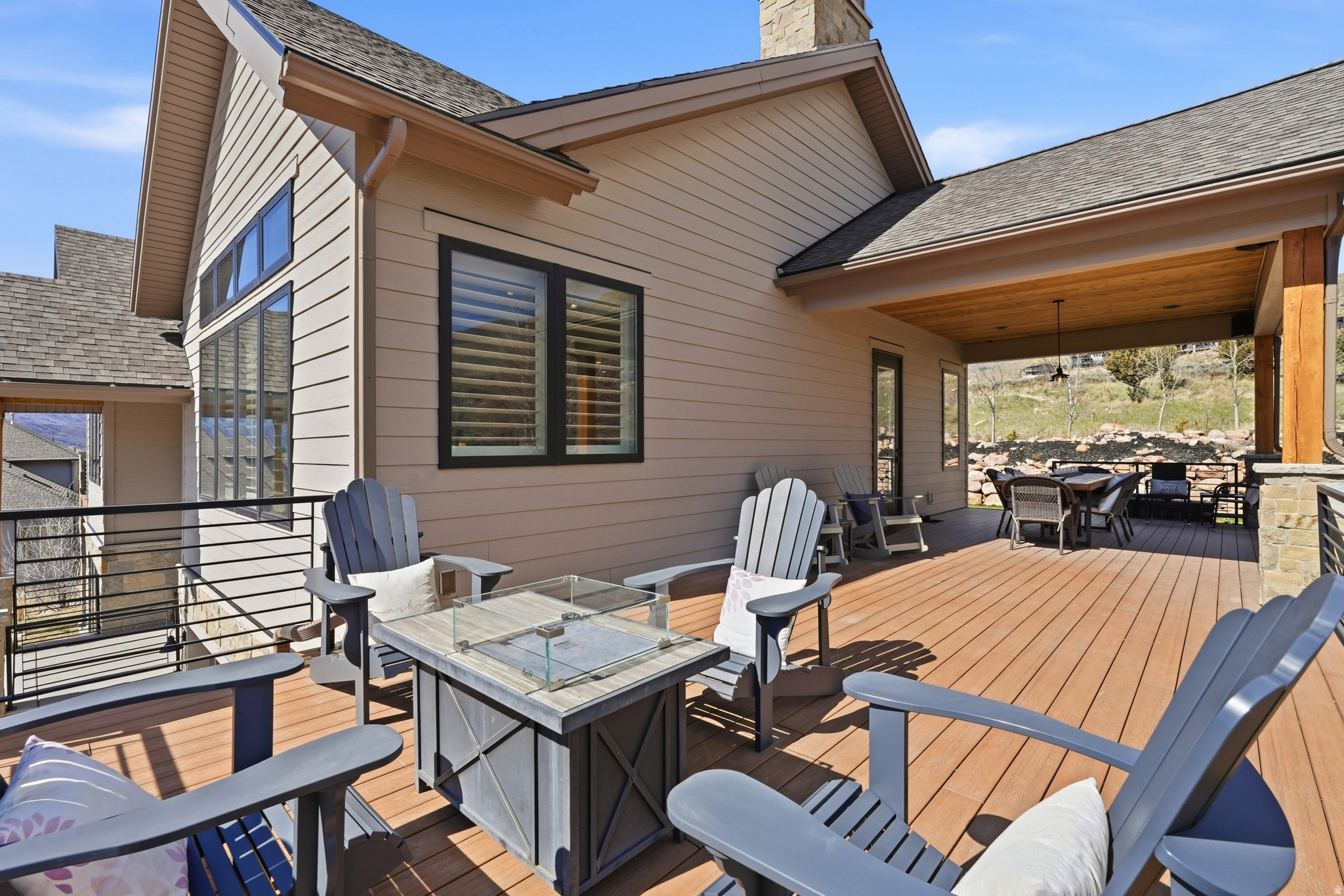 main property photo 75