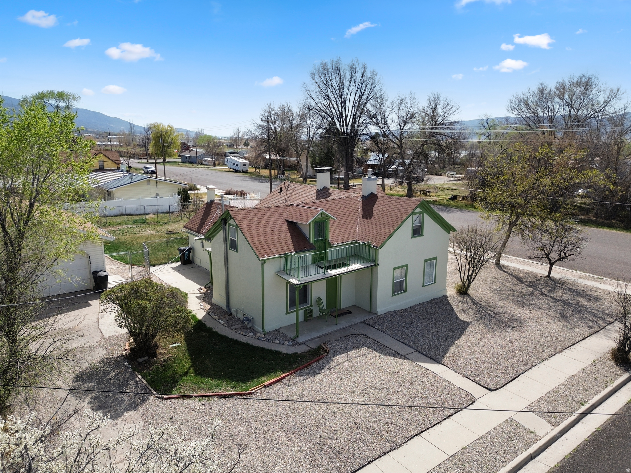 main property photo 40