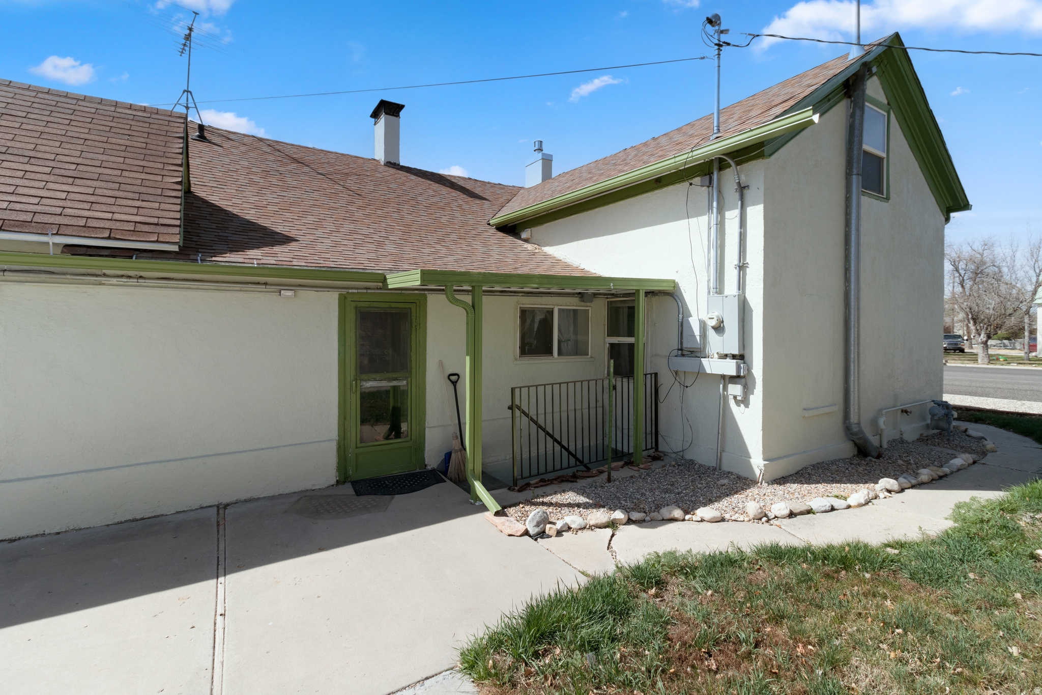 main property photo 45