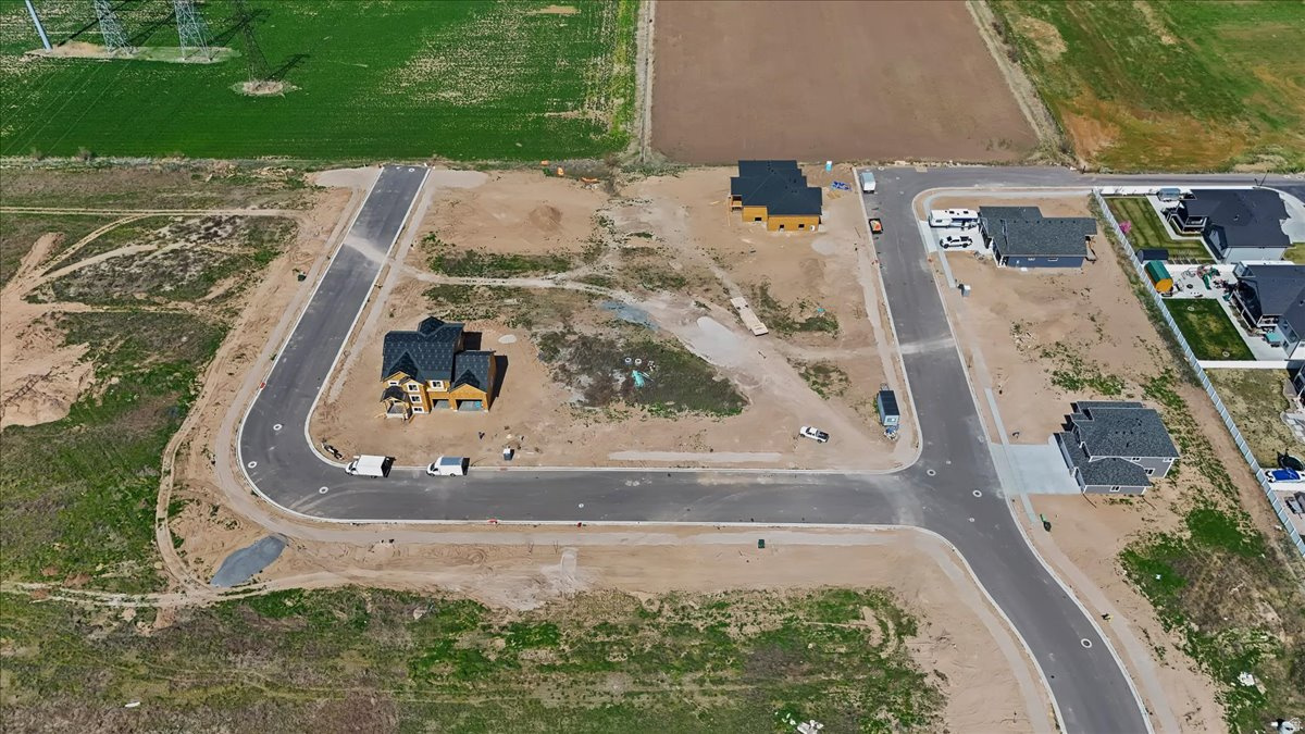 main property photo 49
