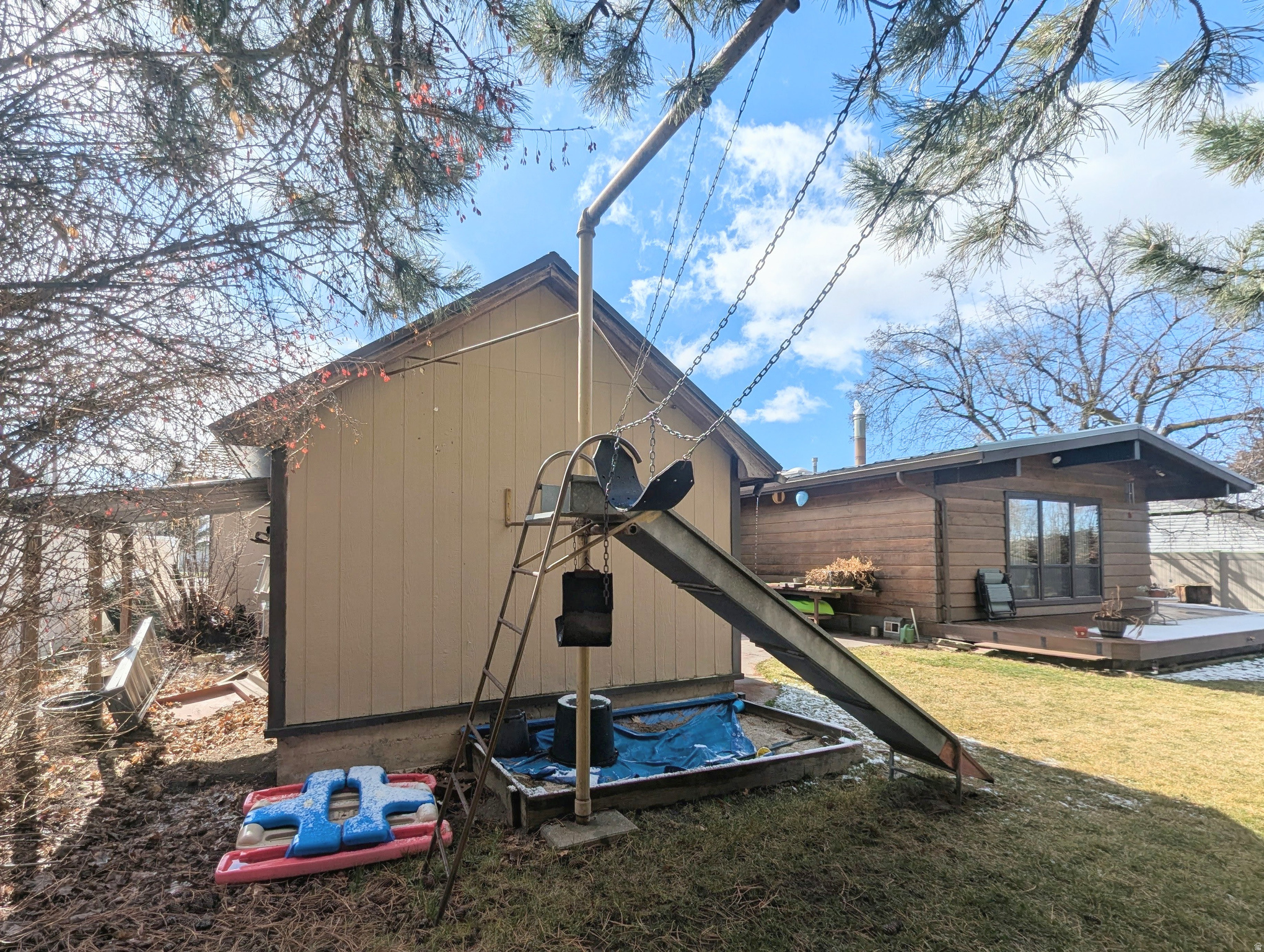 main property photo 40