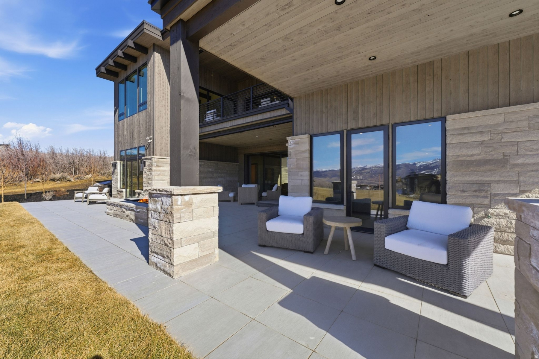 main property photo 78