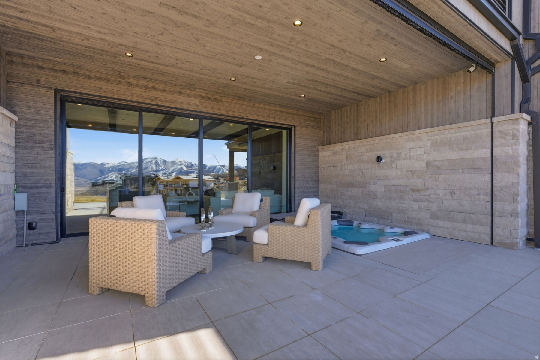main property photo 79