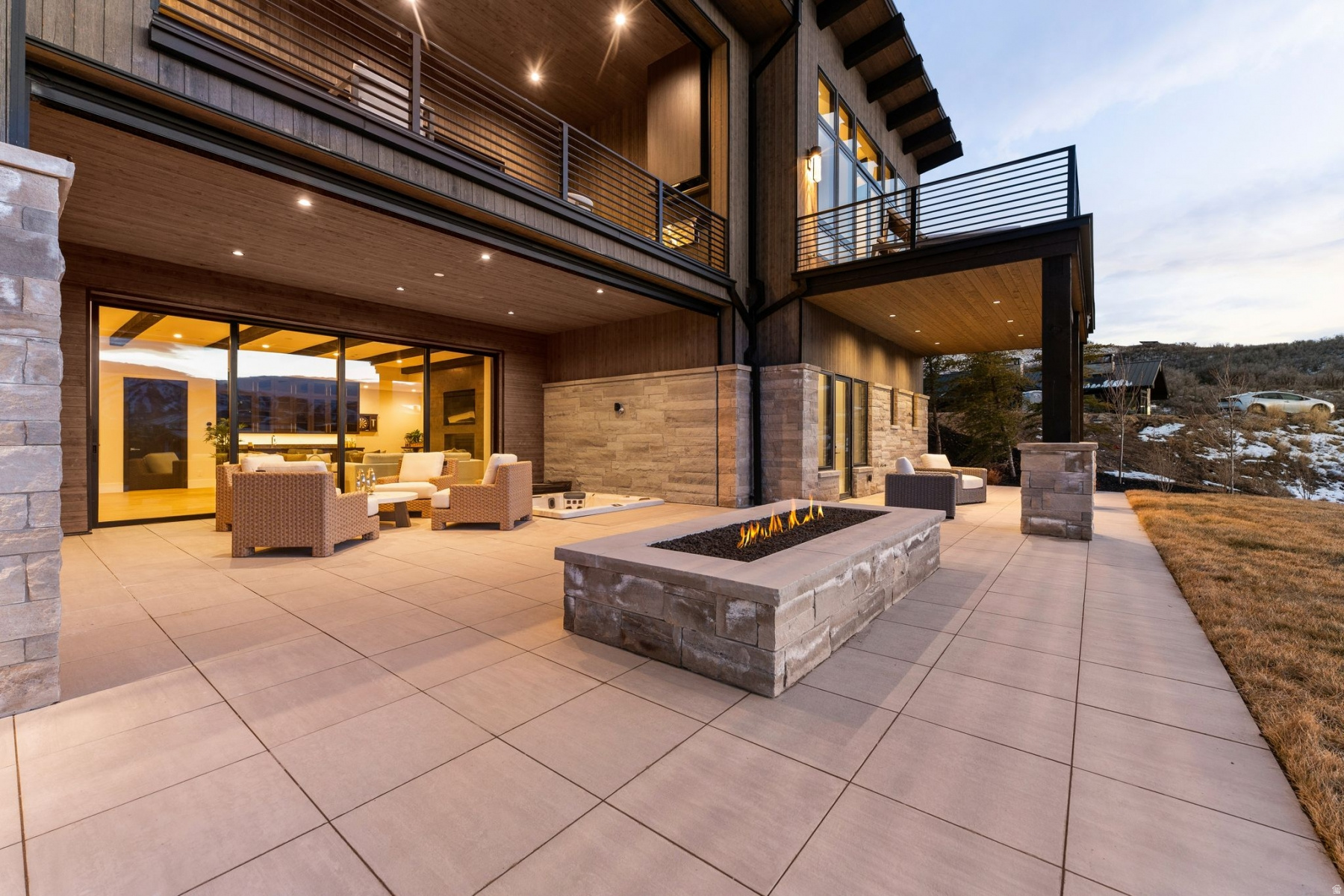 main property photo 99