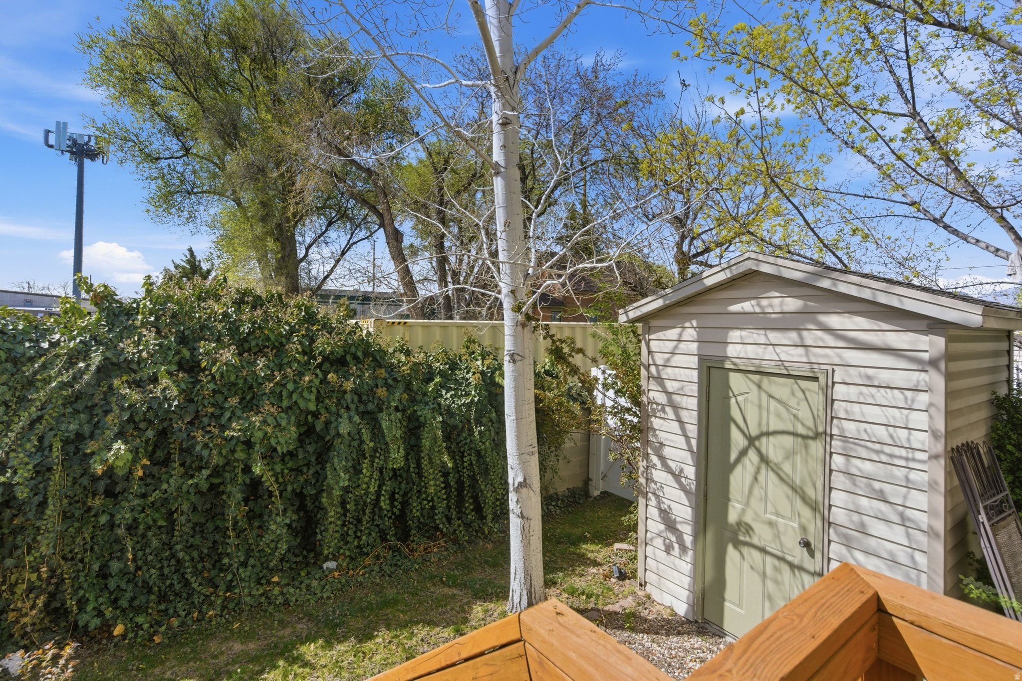 main property photo 23