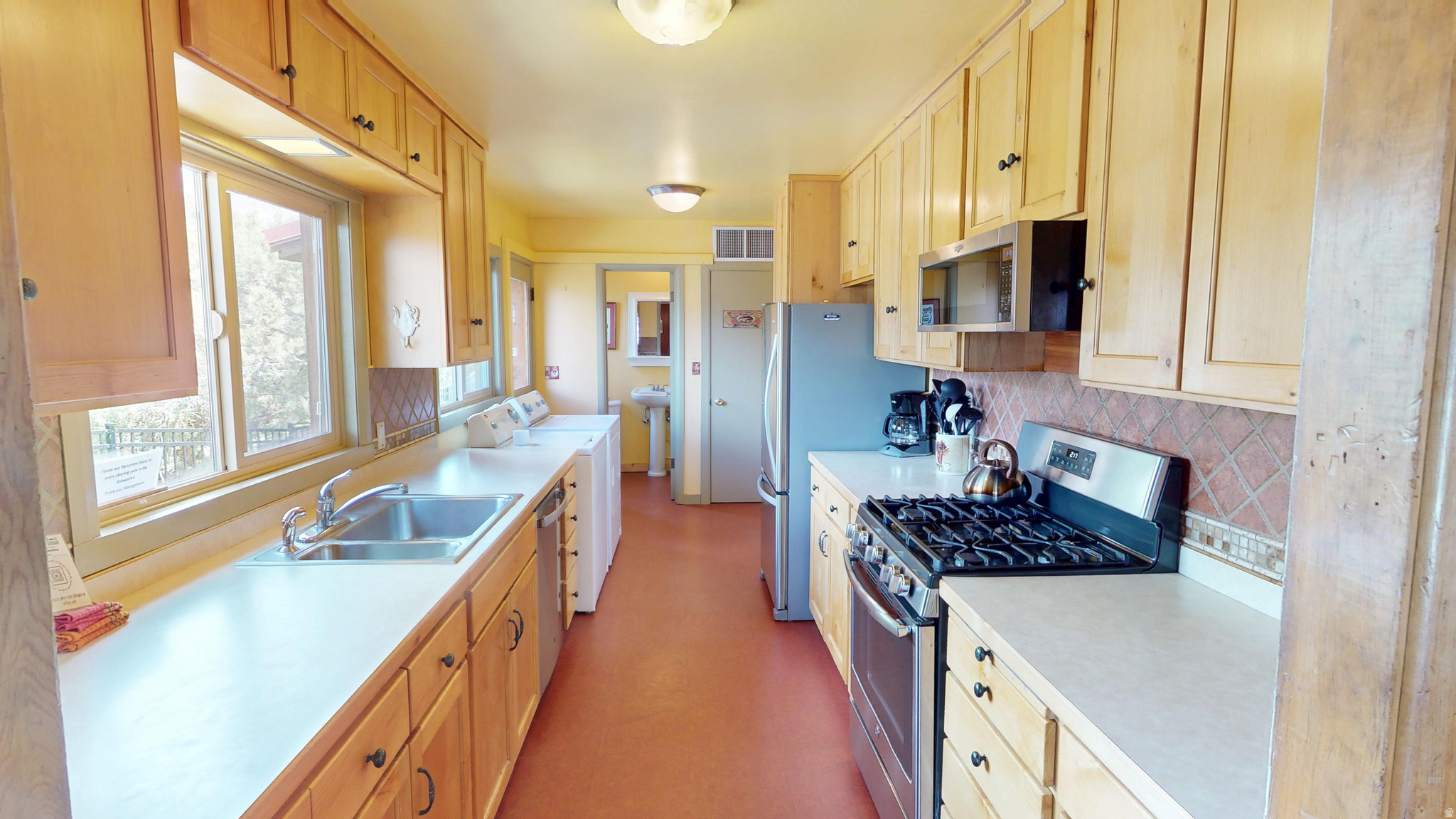 main property photo 14