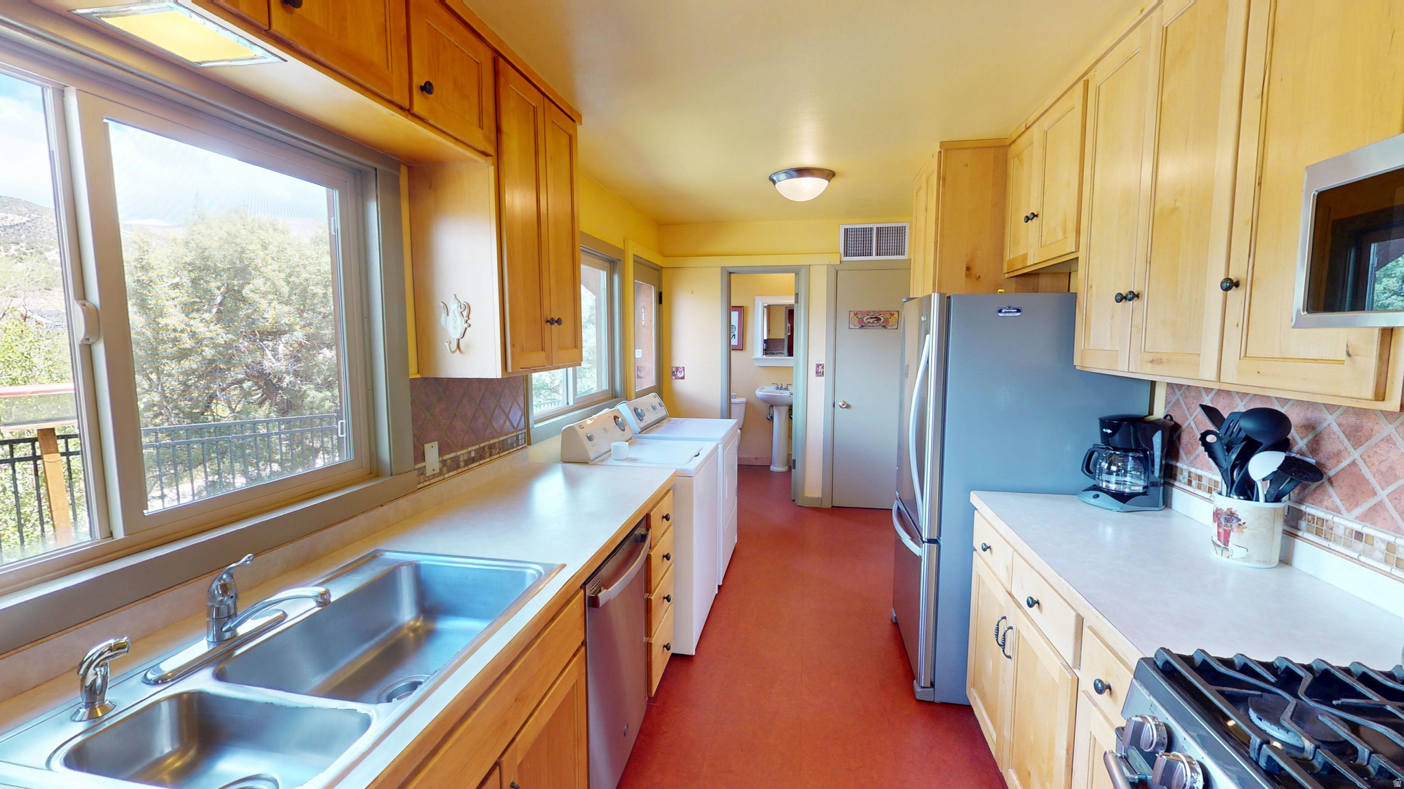 main property photo 16