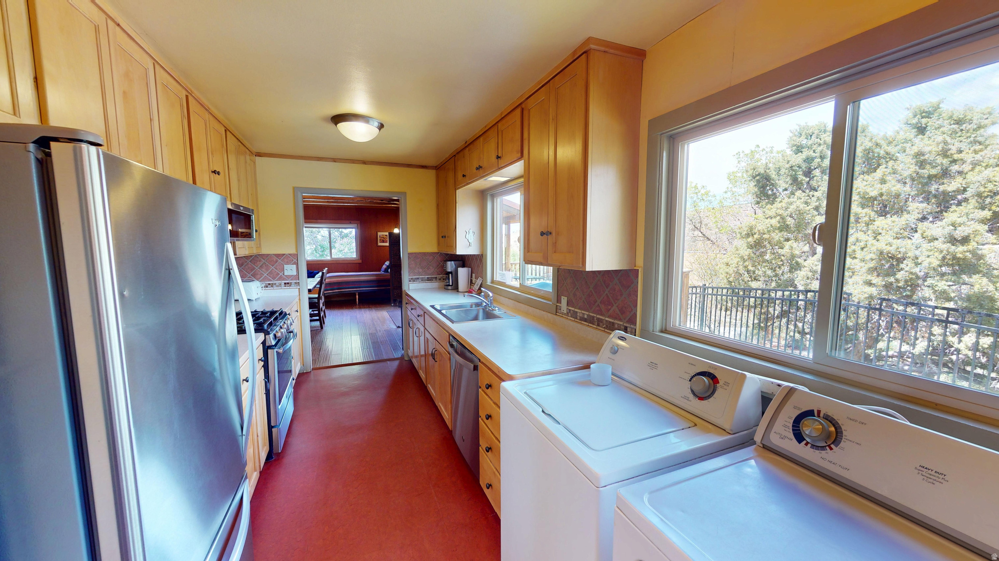 main property photo 17
