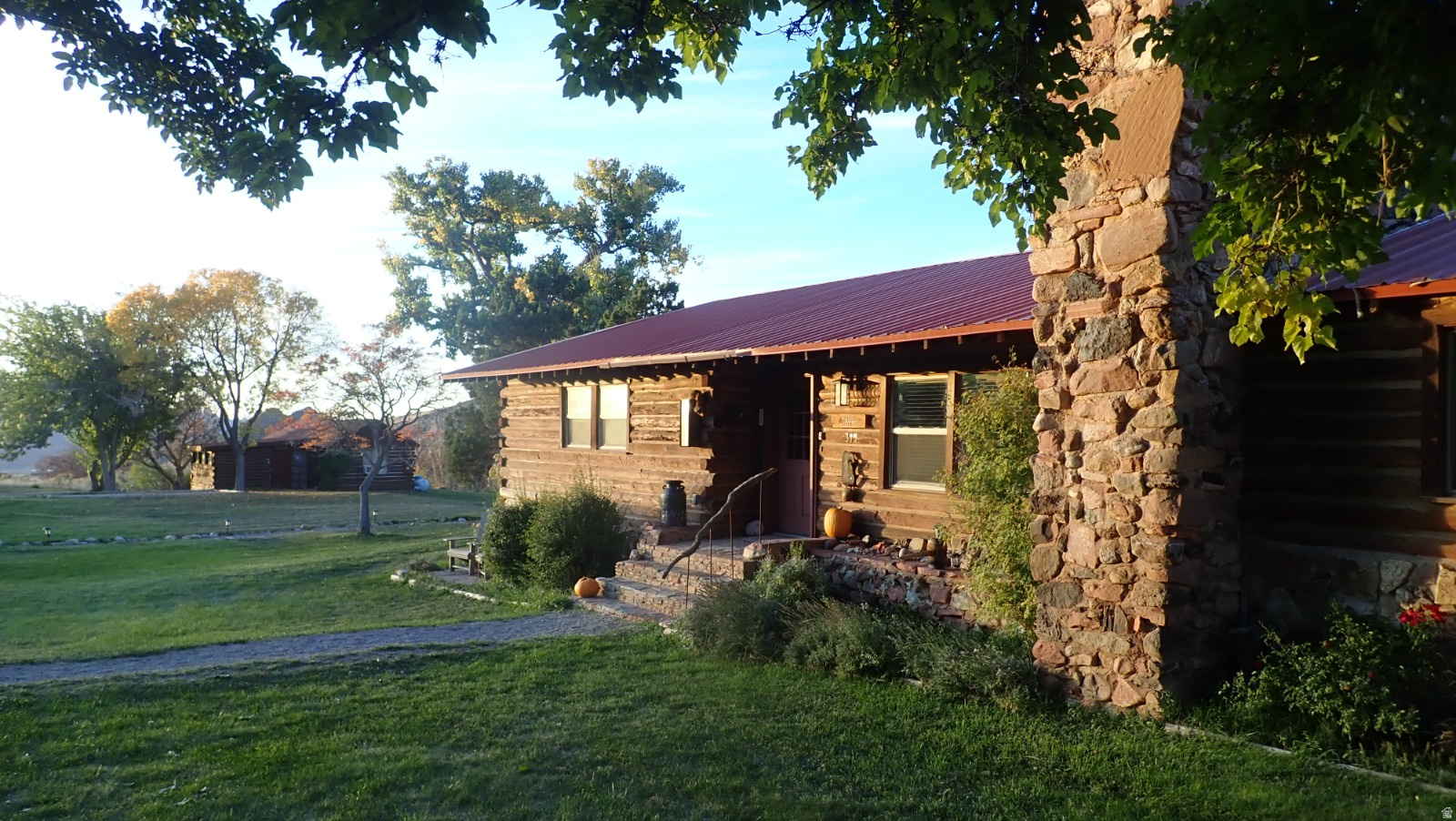 main property photo 6