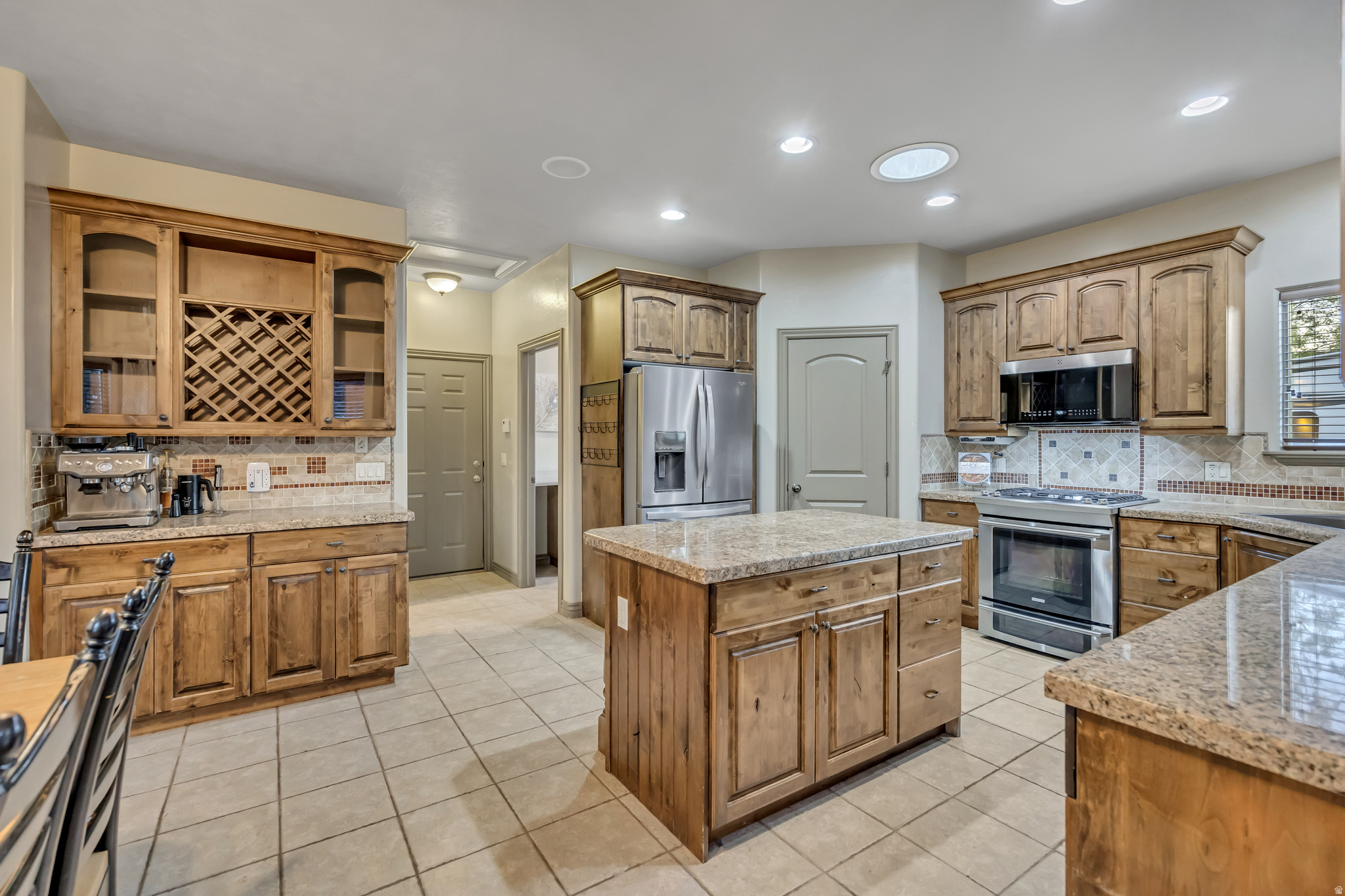 main property photo 11