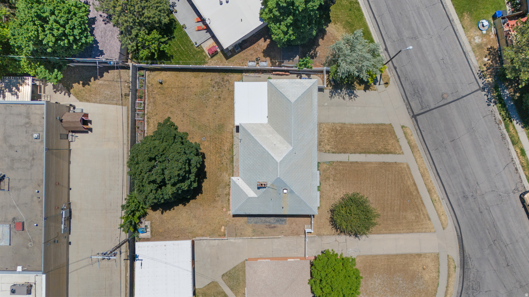 main property photo 20