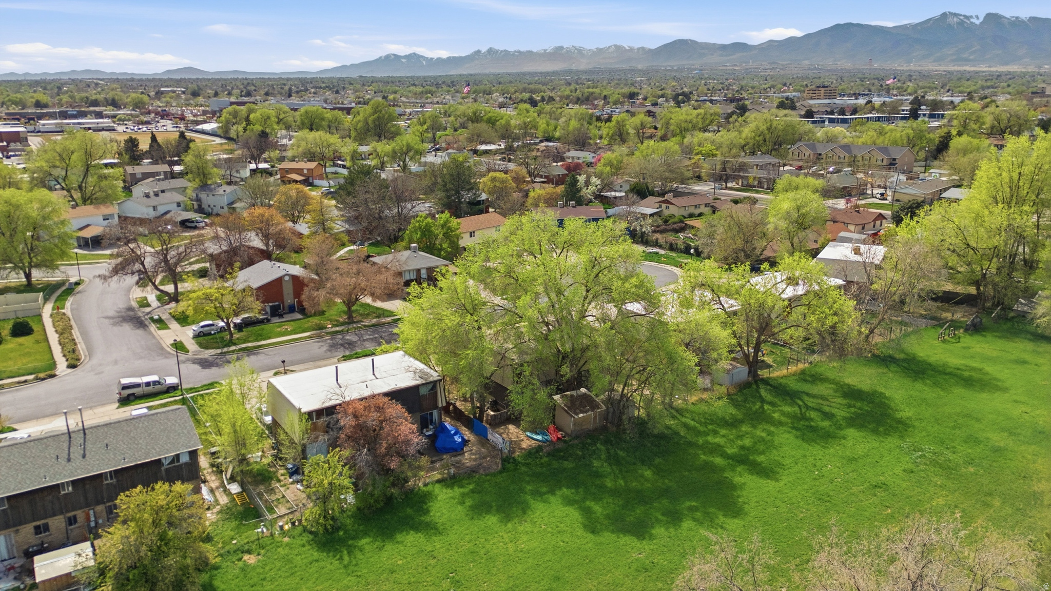 main property photo 31