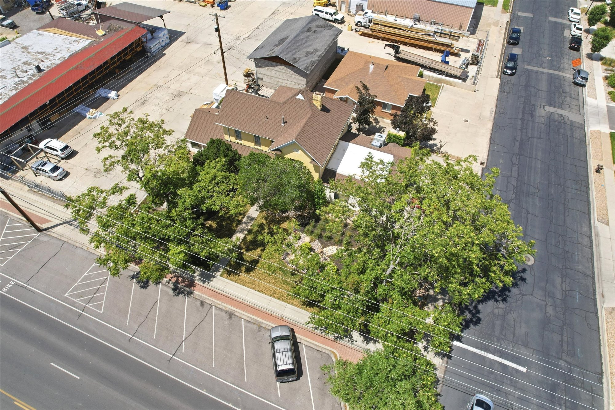 main property photo 40