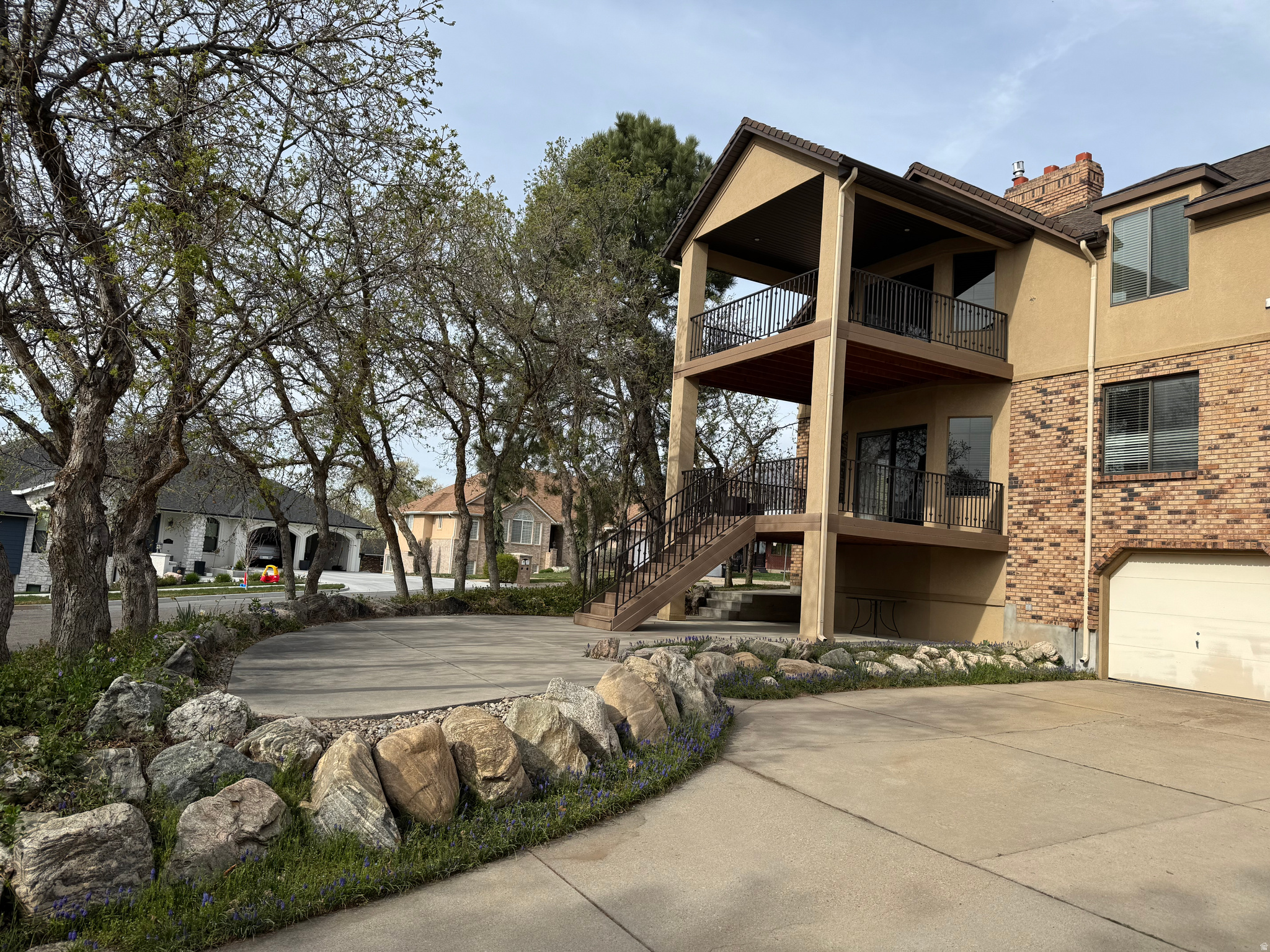 main property photo 33