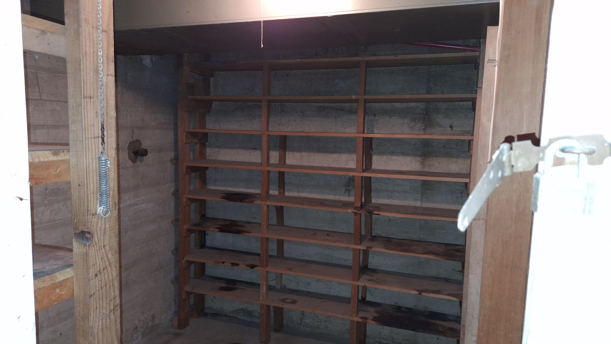 main property photo 28