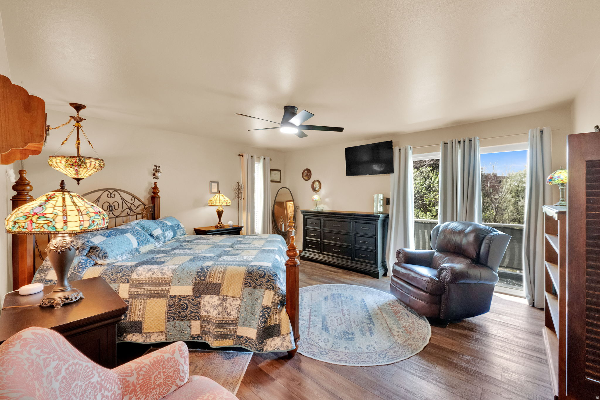 main property photo 13