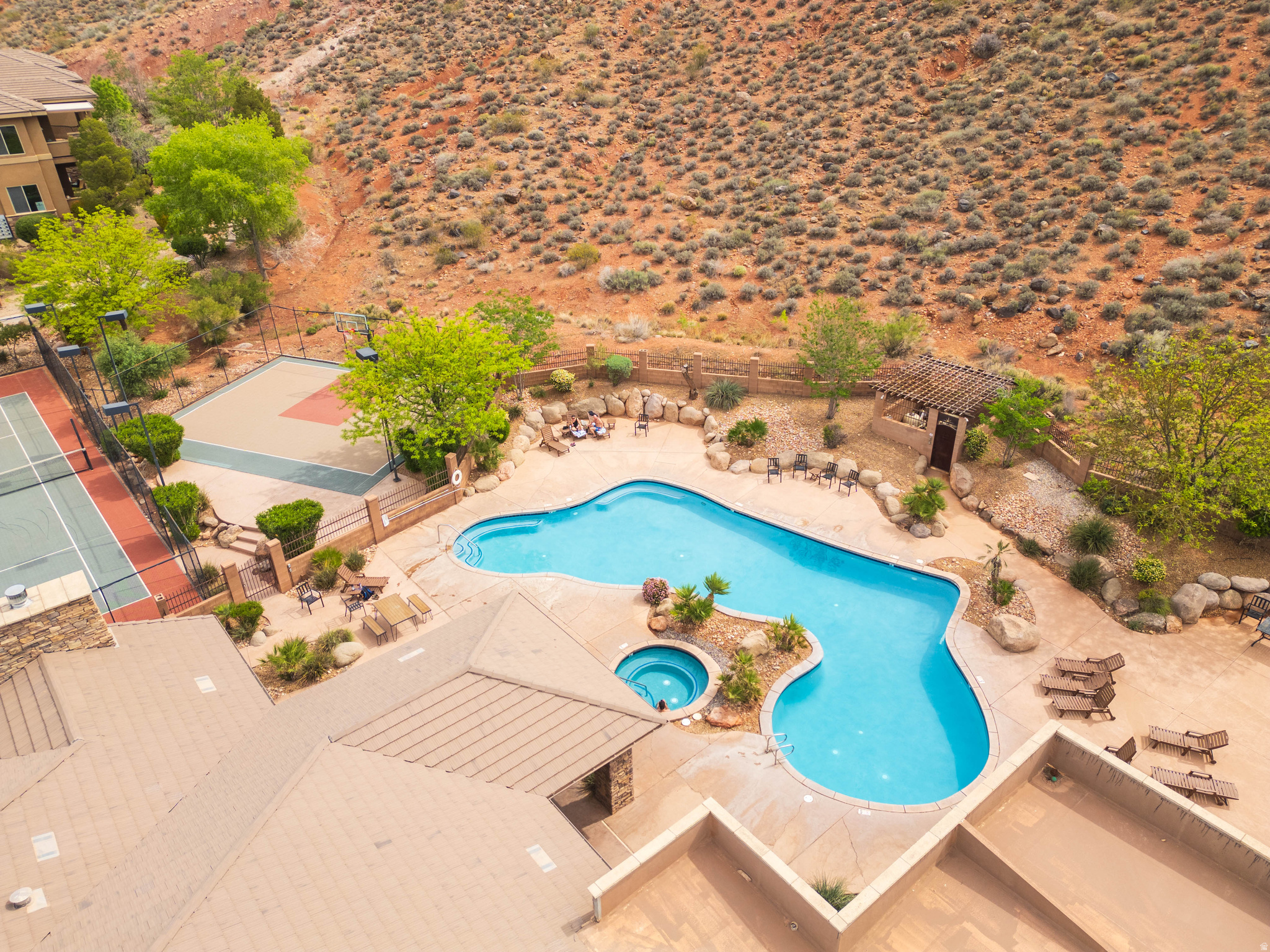 main property photo 31