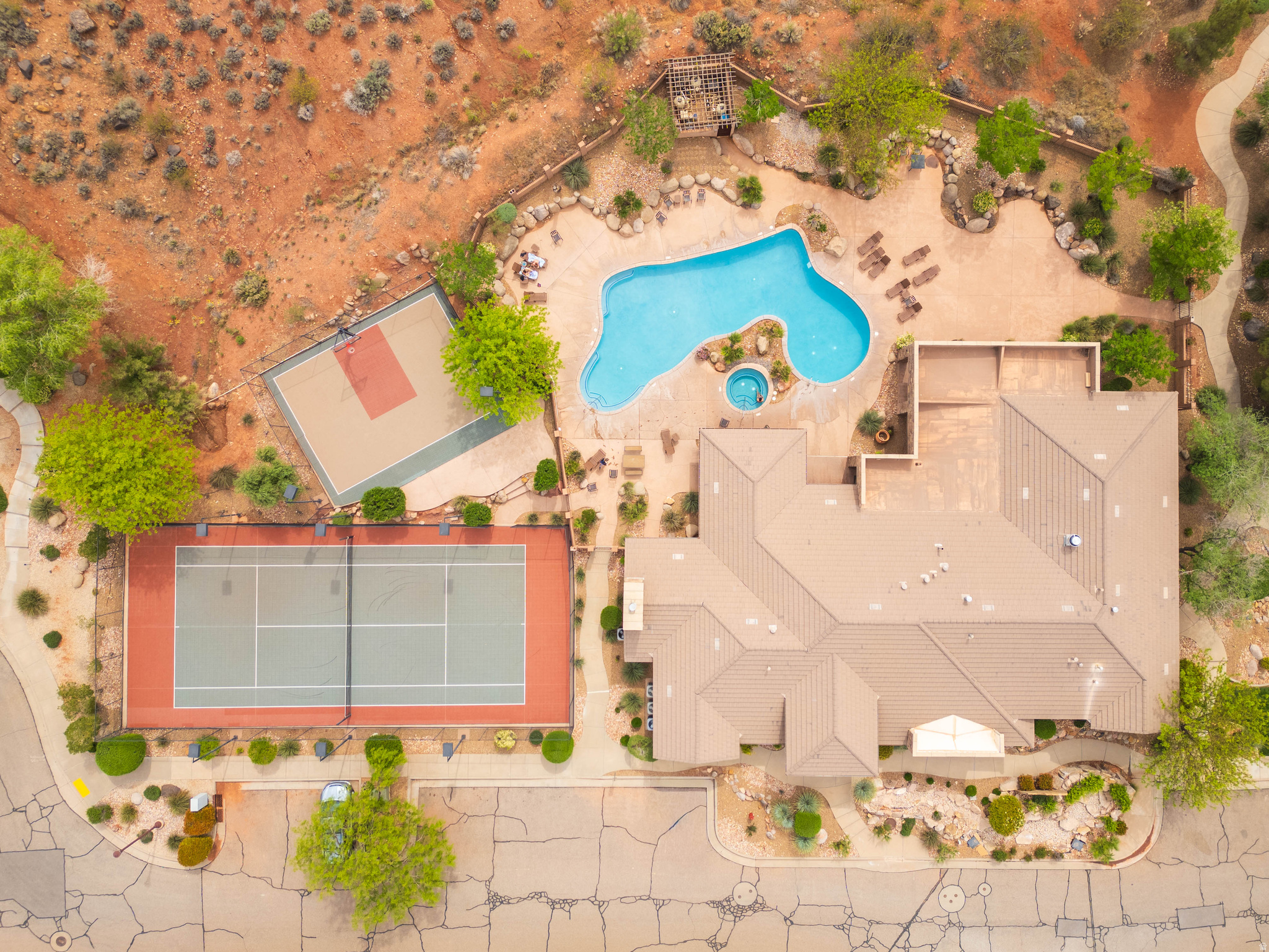 main property photo 33