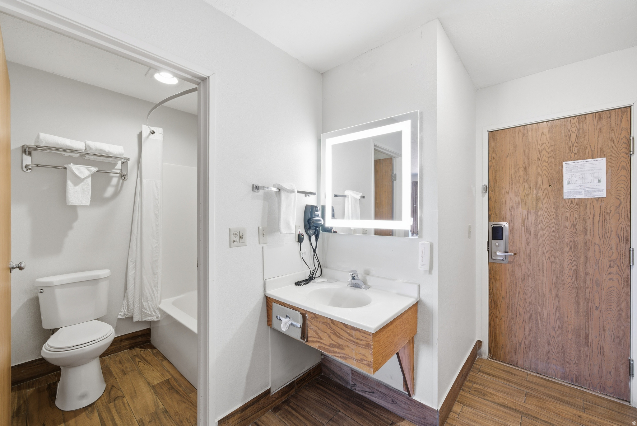 main property photo 9