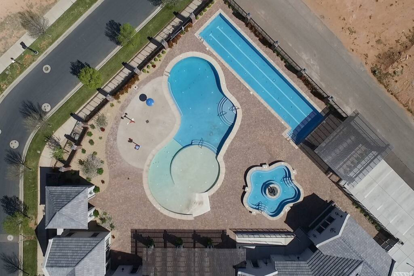 main property photo 18