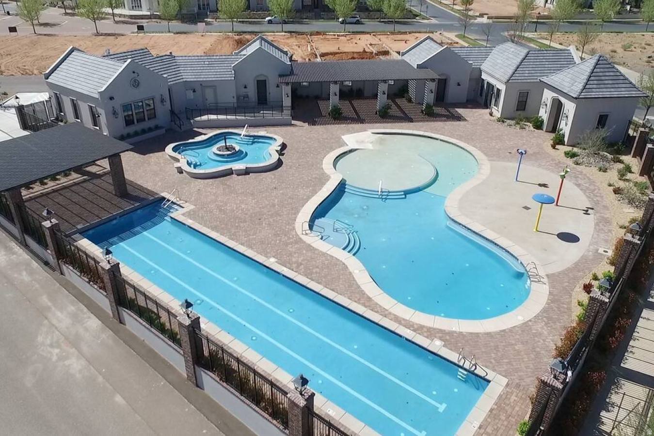 main property photo 19