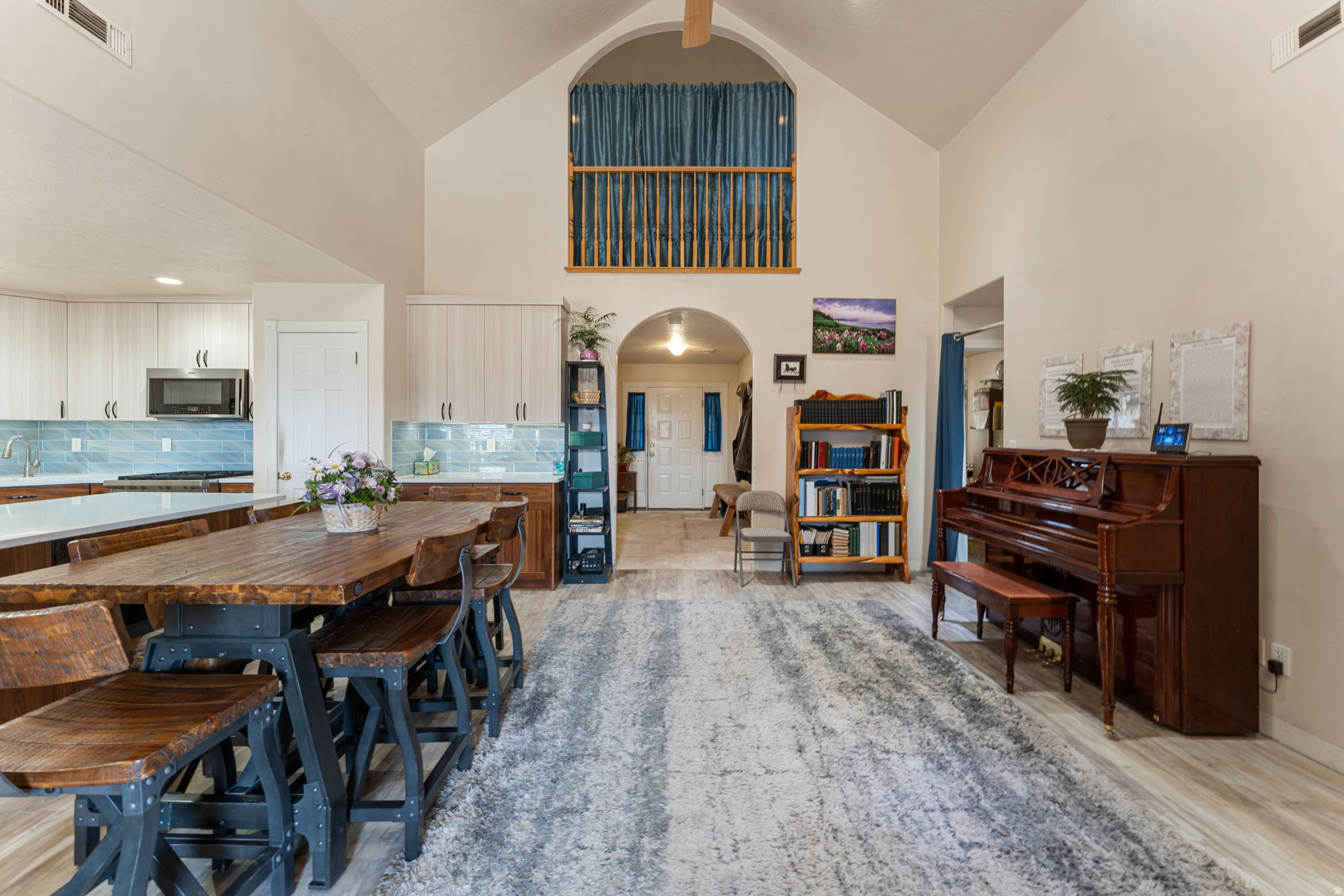 main property photo 16