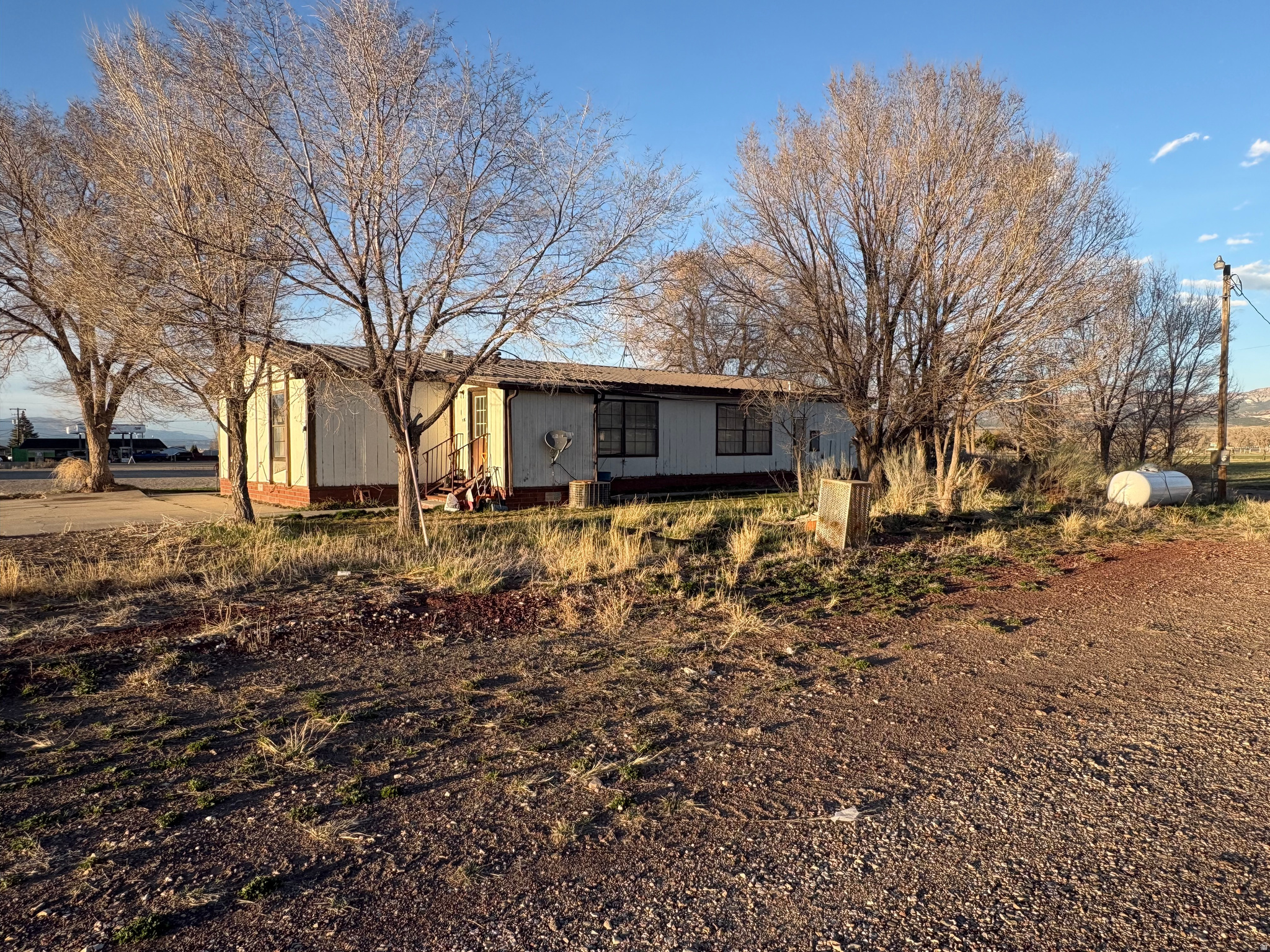 main property photo 28