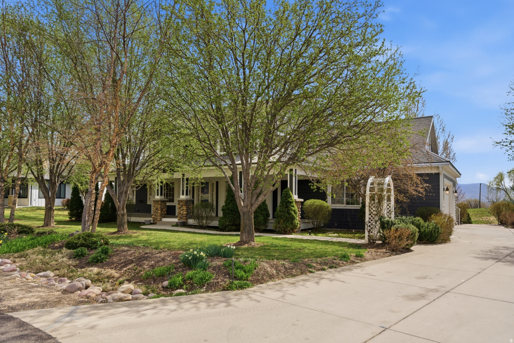 main property photo 128