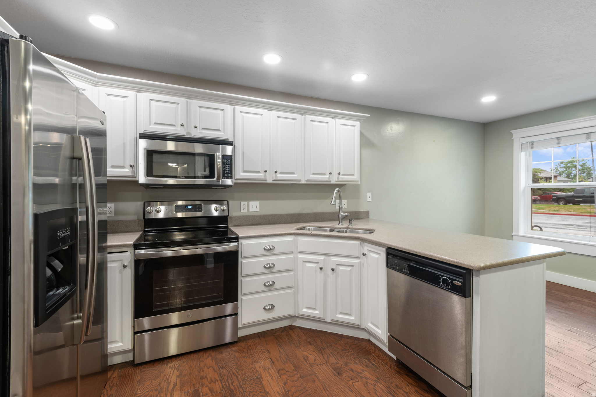 main property photo 8