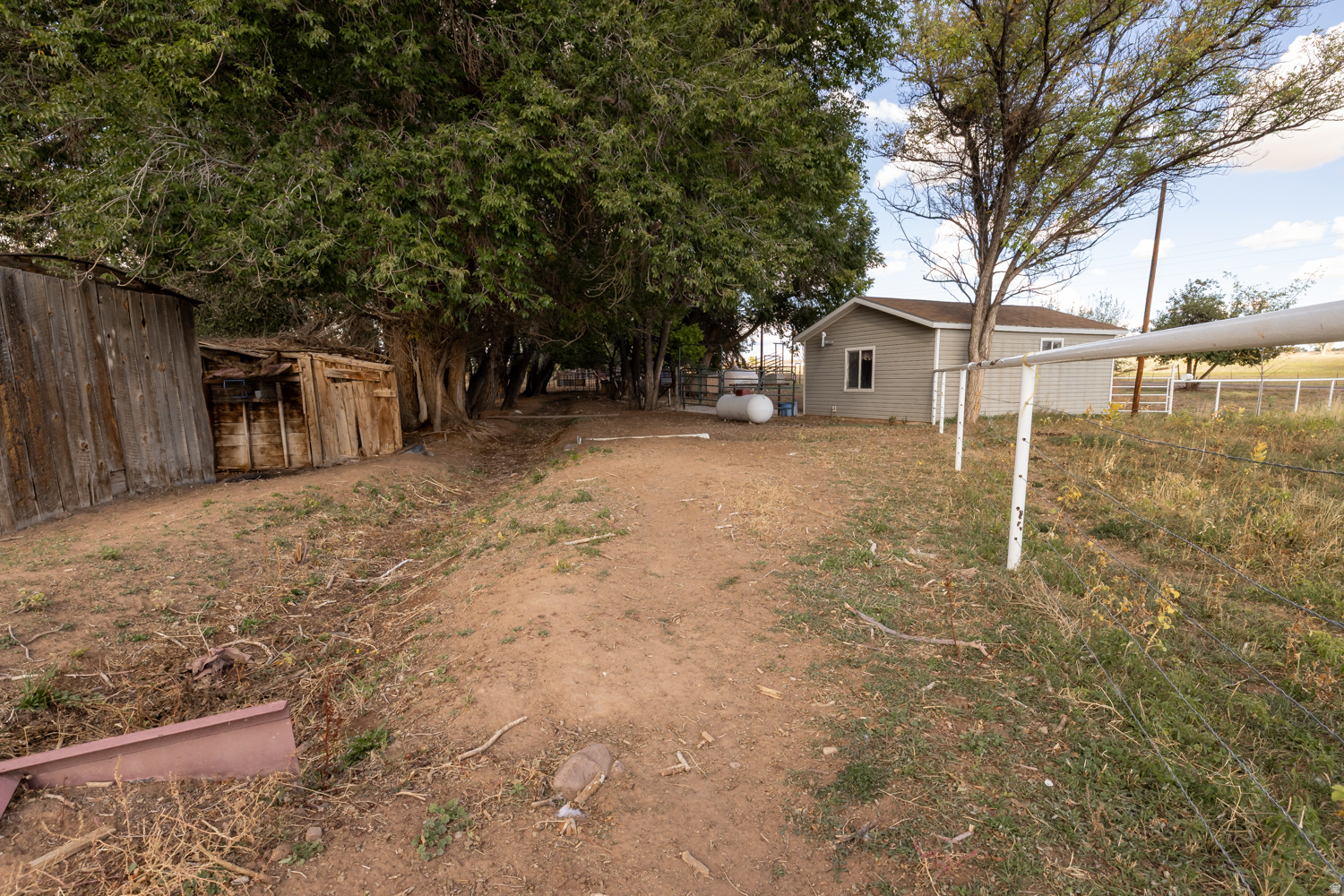 main property photo 45