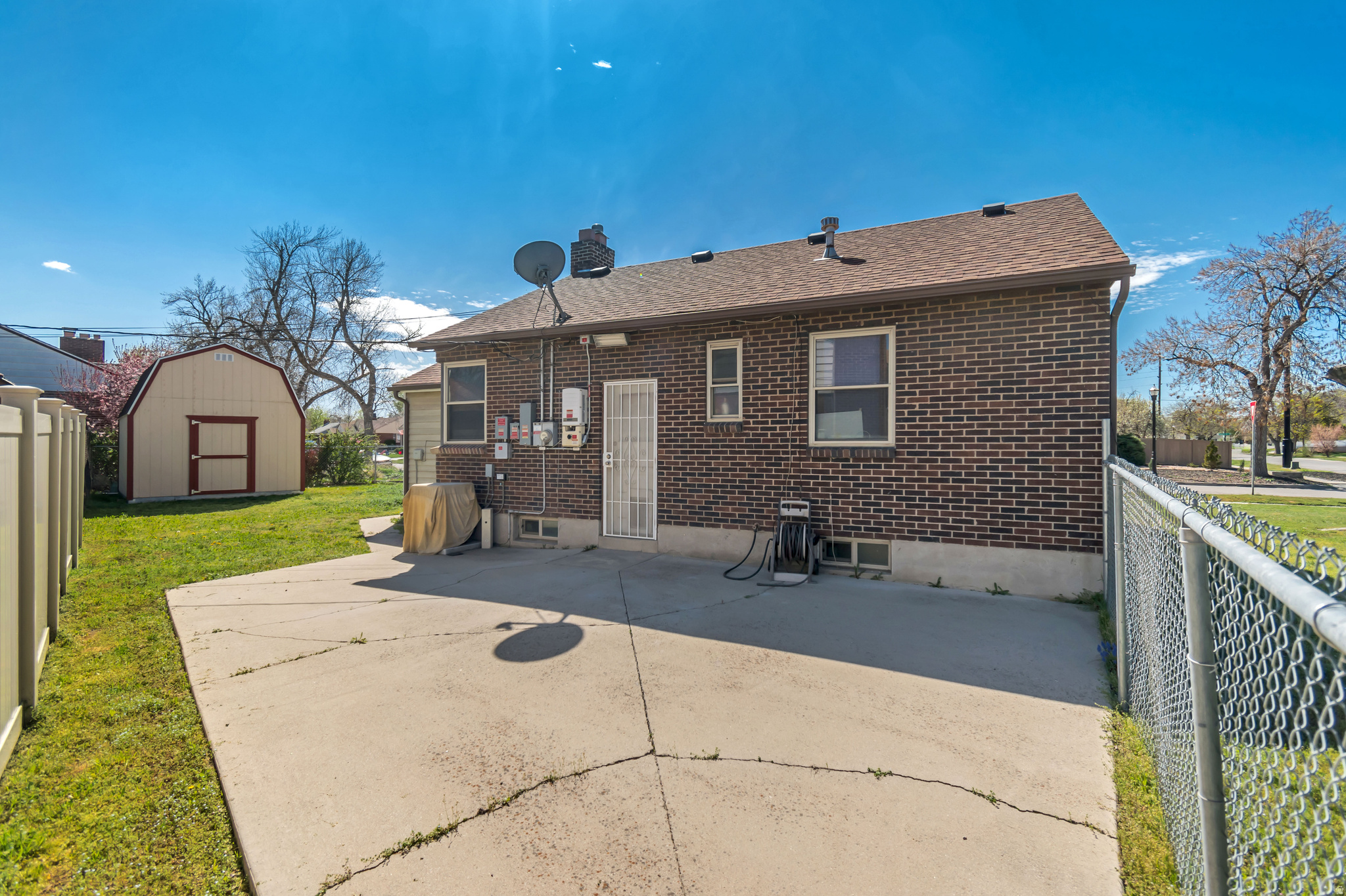 main property photo 16