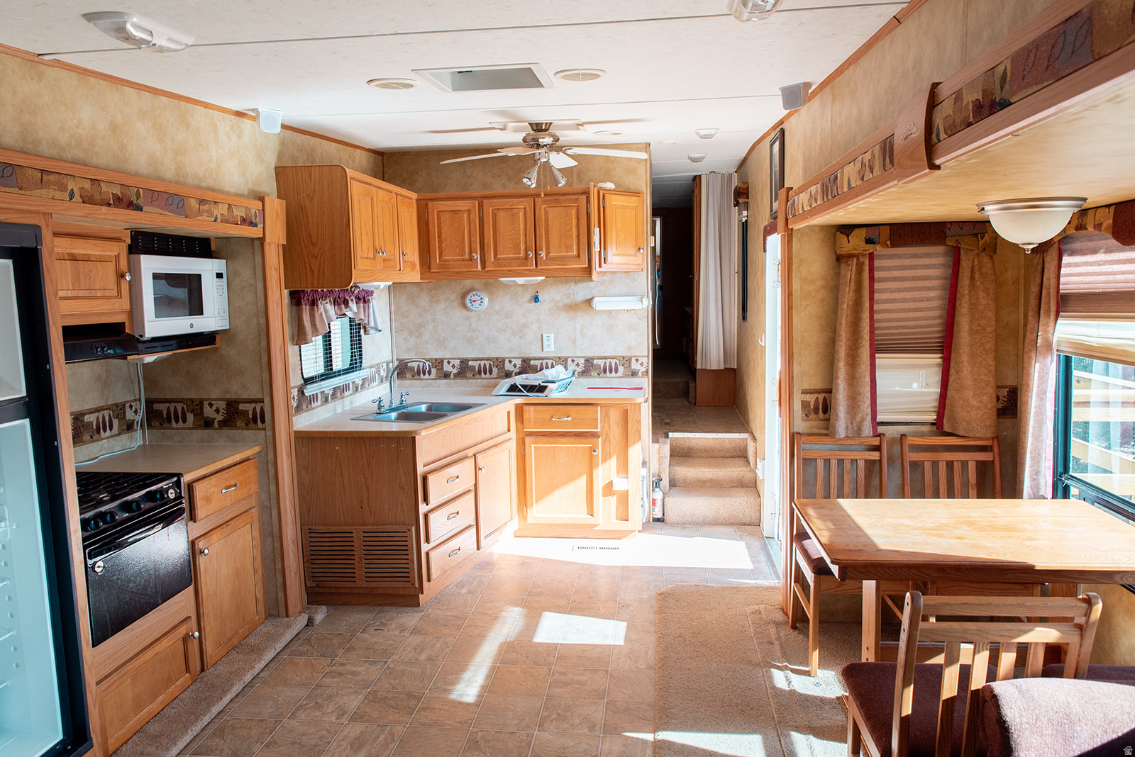 main property photo 17