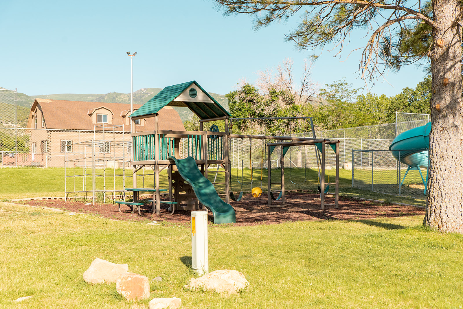 main property photo 32