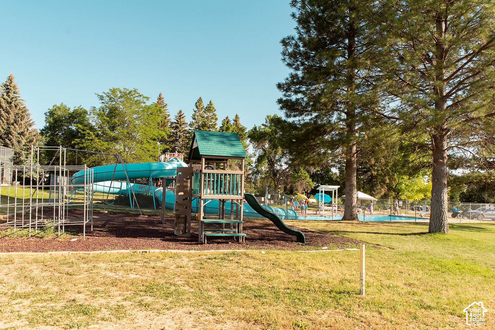 main property photo 50