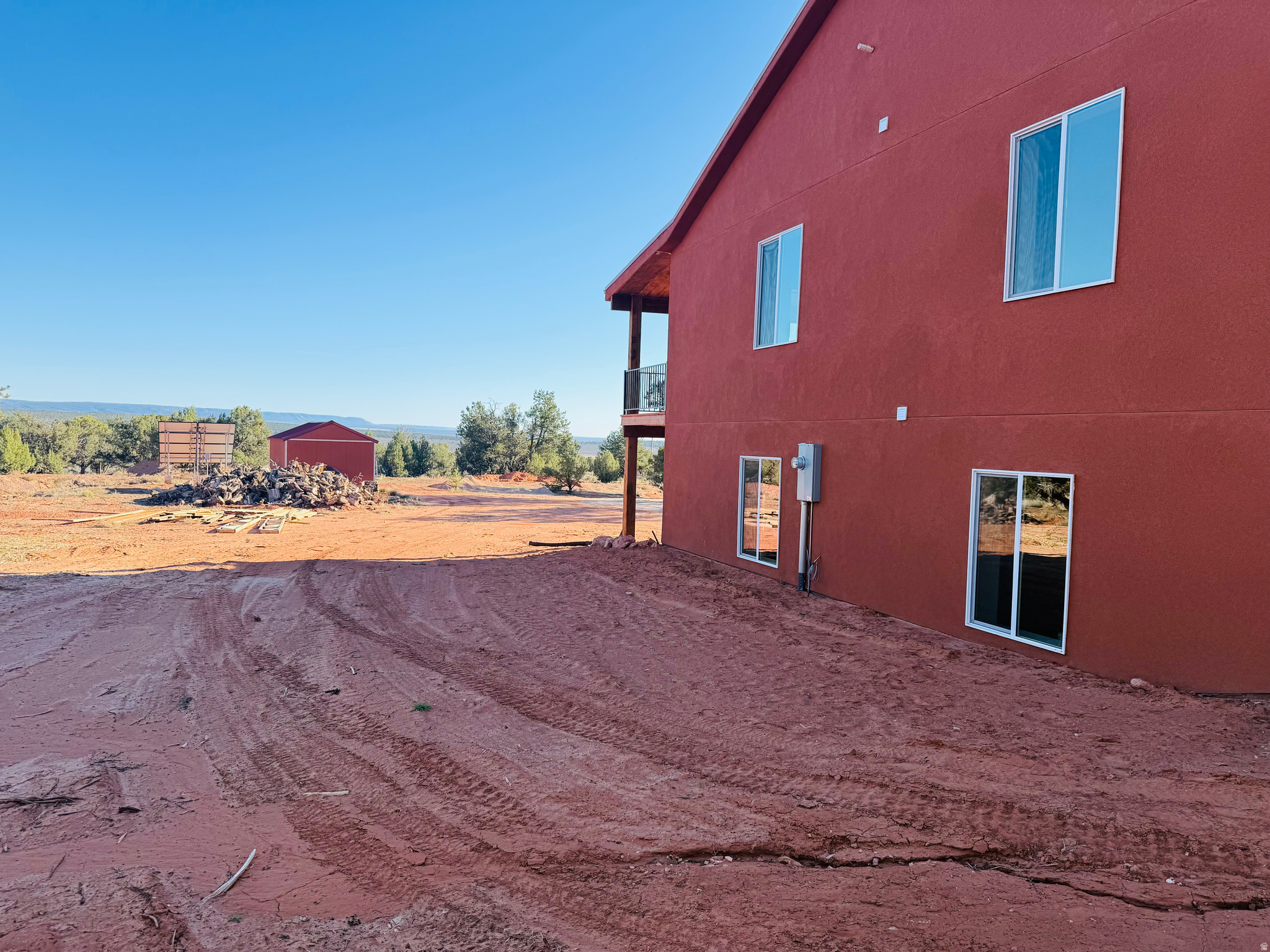 main property photo 32