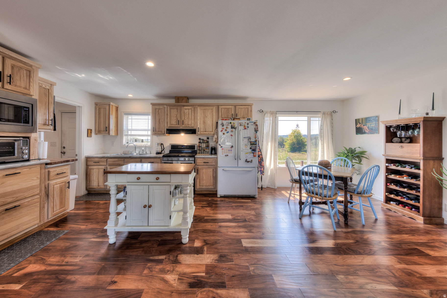 main property photo 7