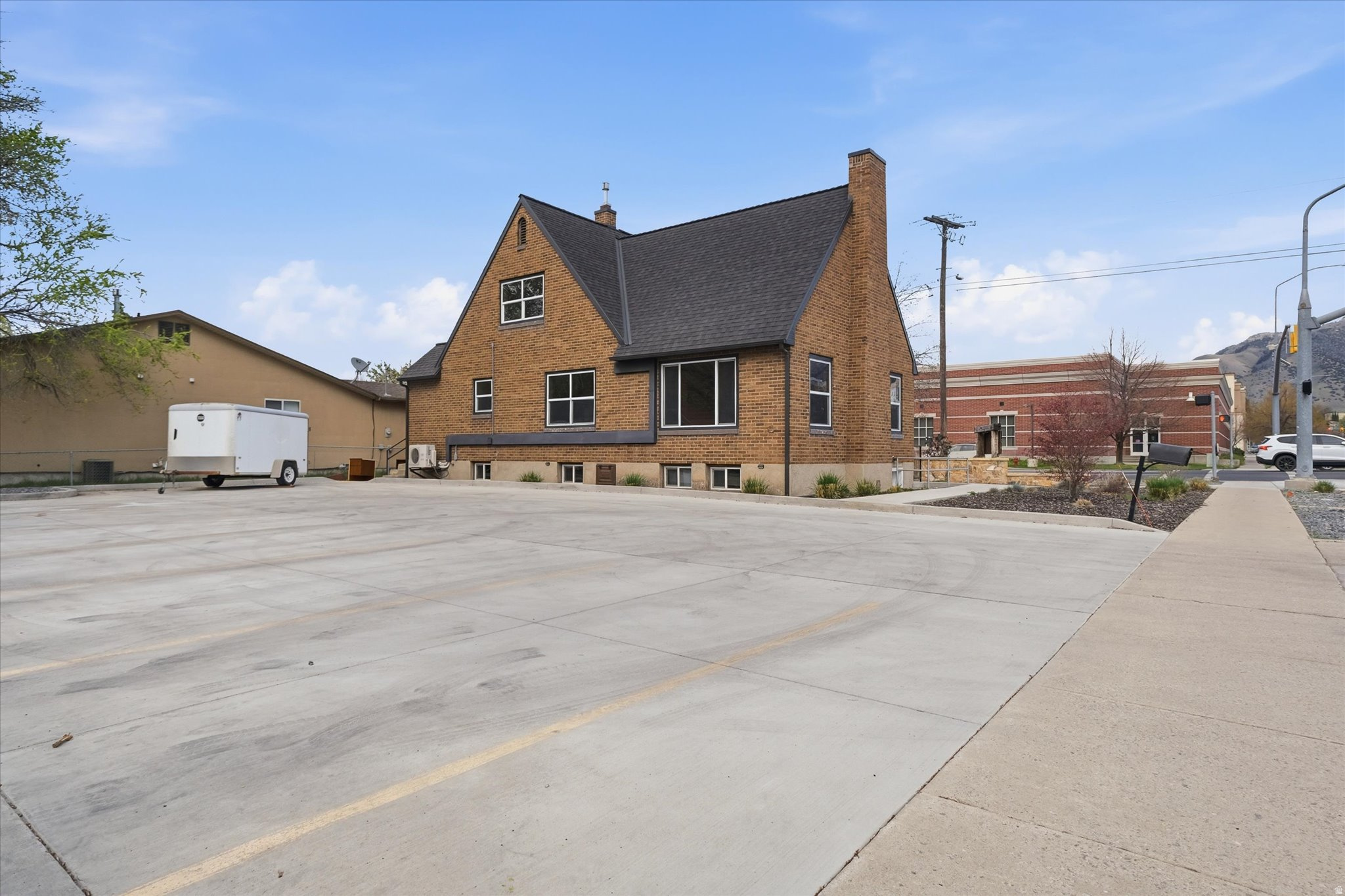 main property photo 36