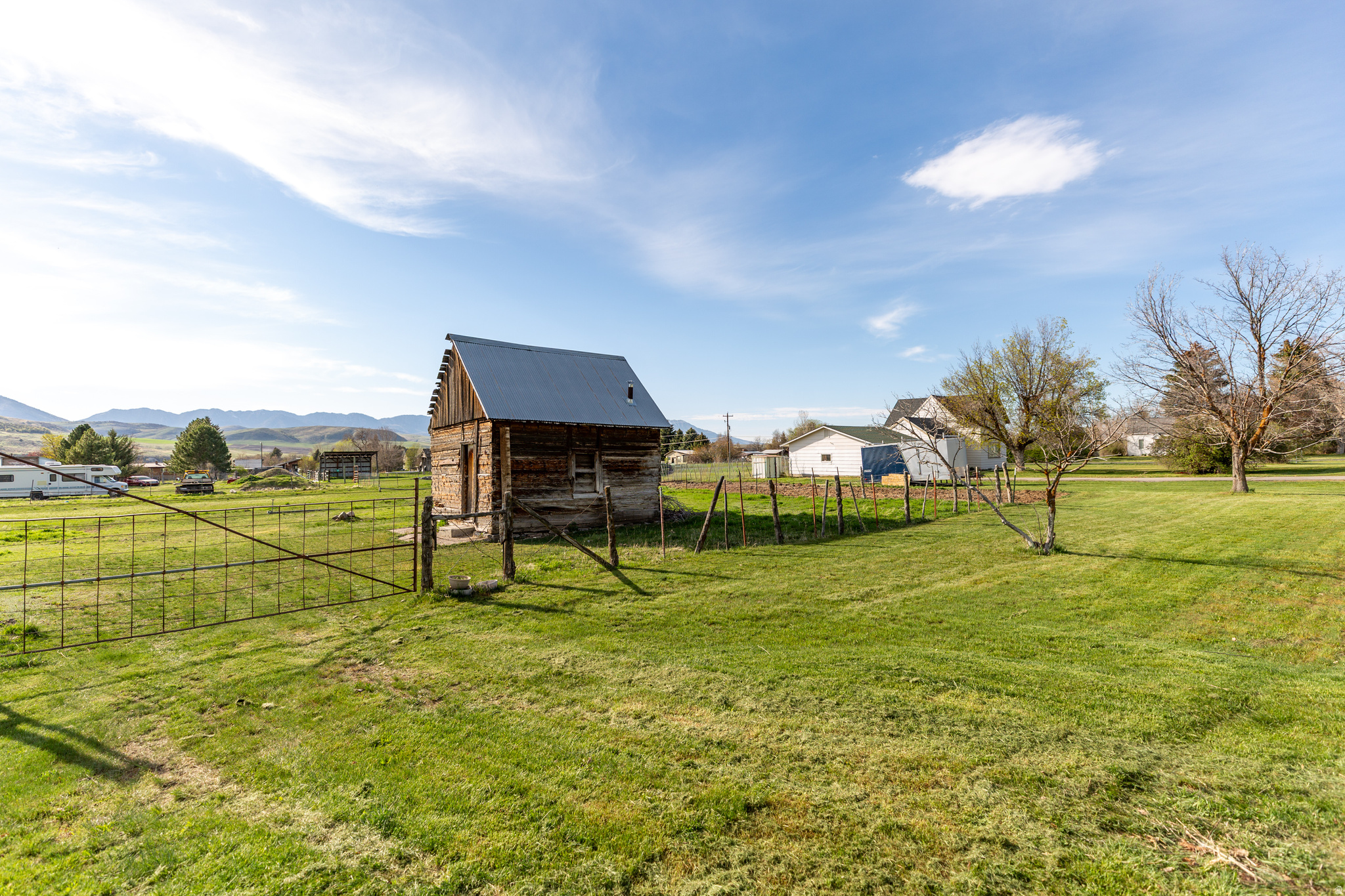 main property photo 32