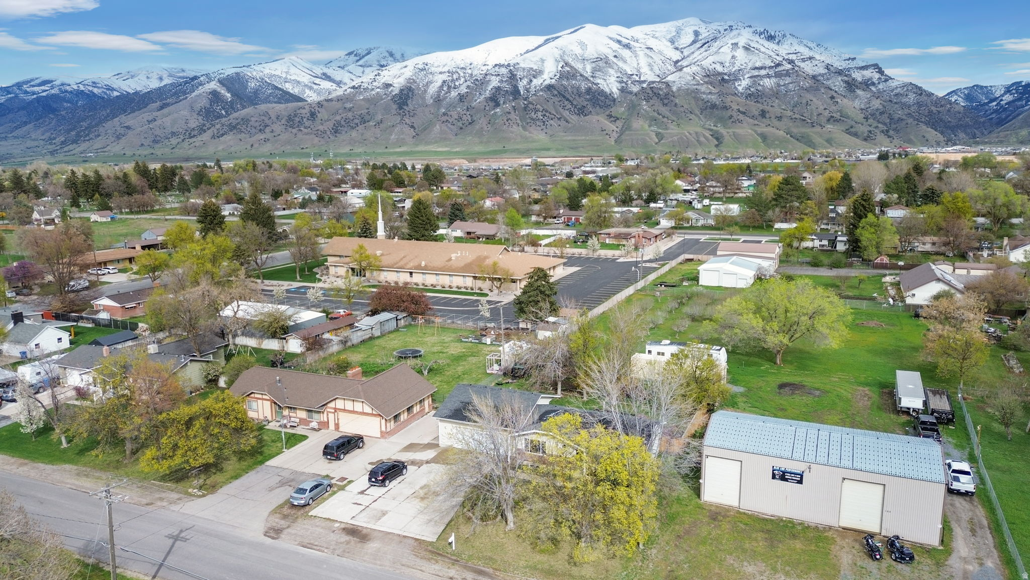 main property photo 32