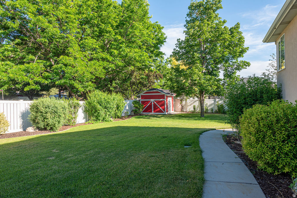 main property photo 76