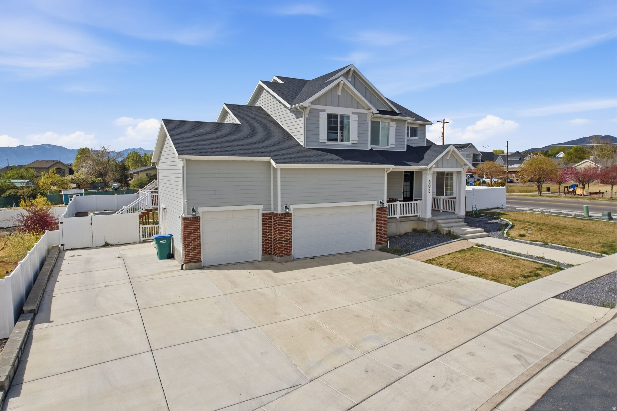 main property photo 66