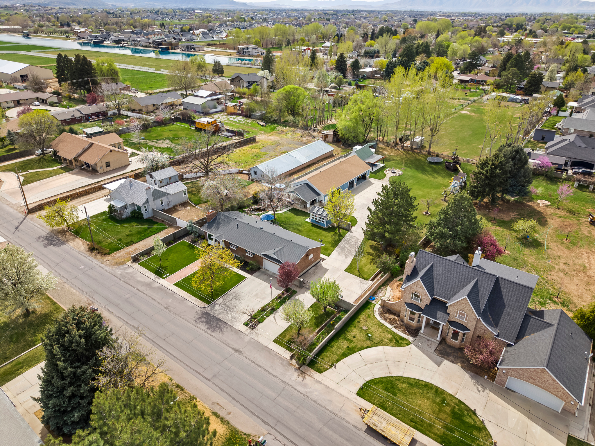 main property photo 33