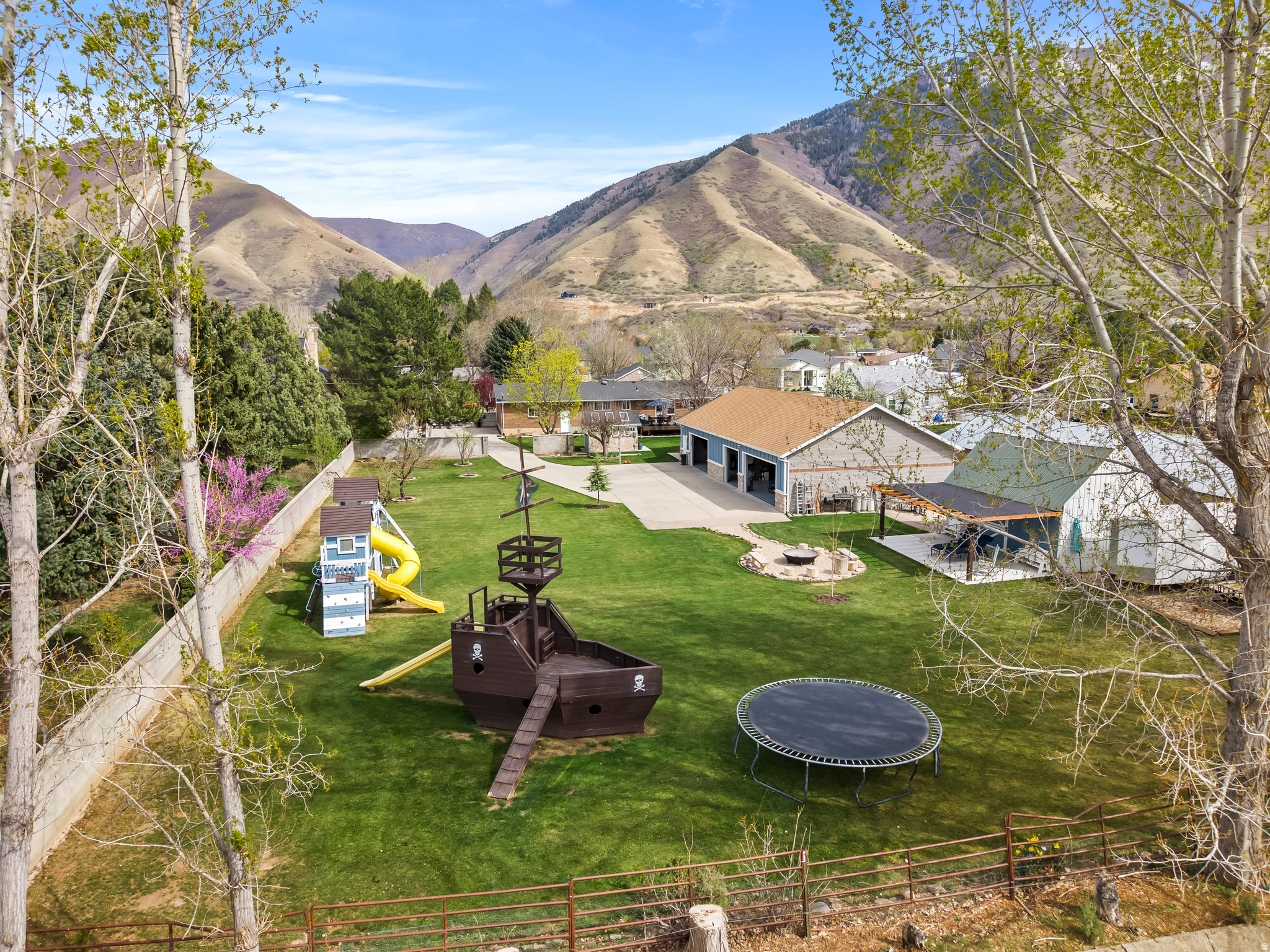 main property photo 36