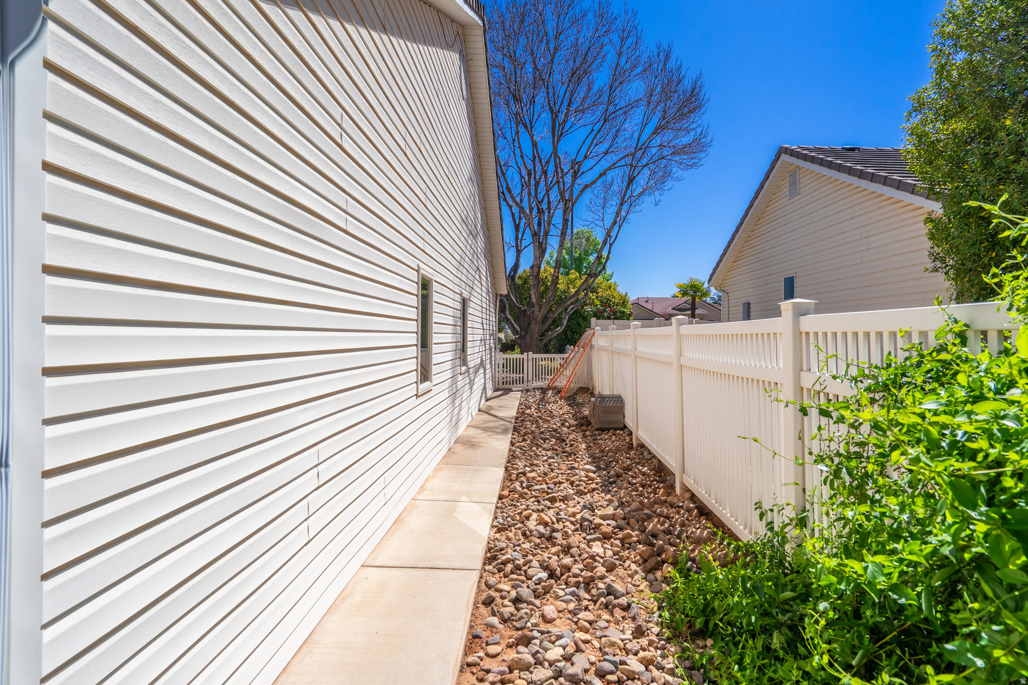 main property photo 65