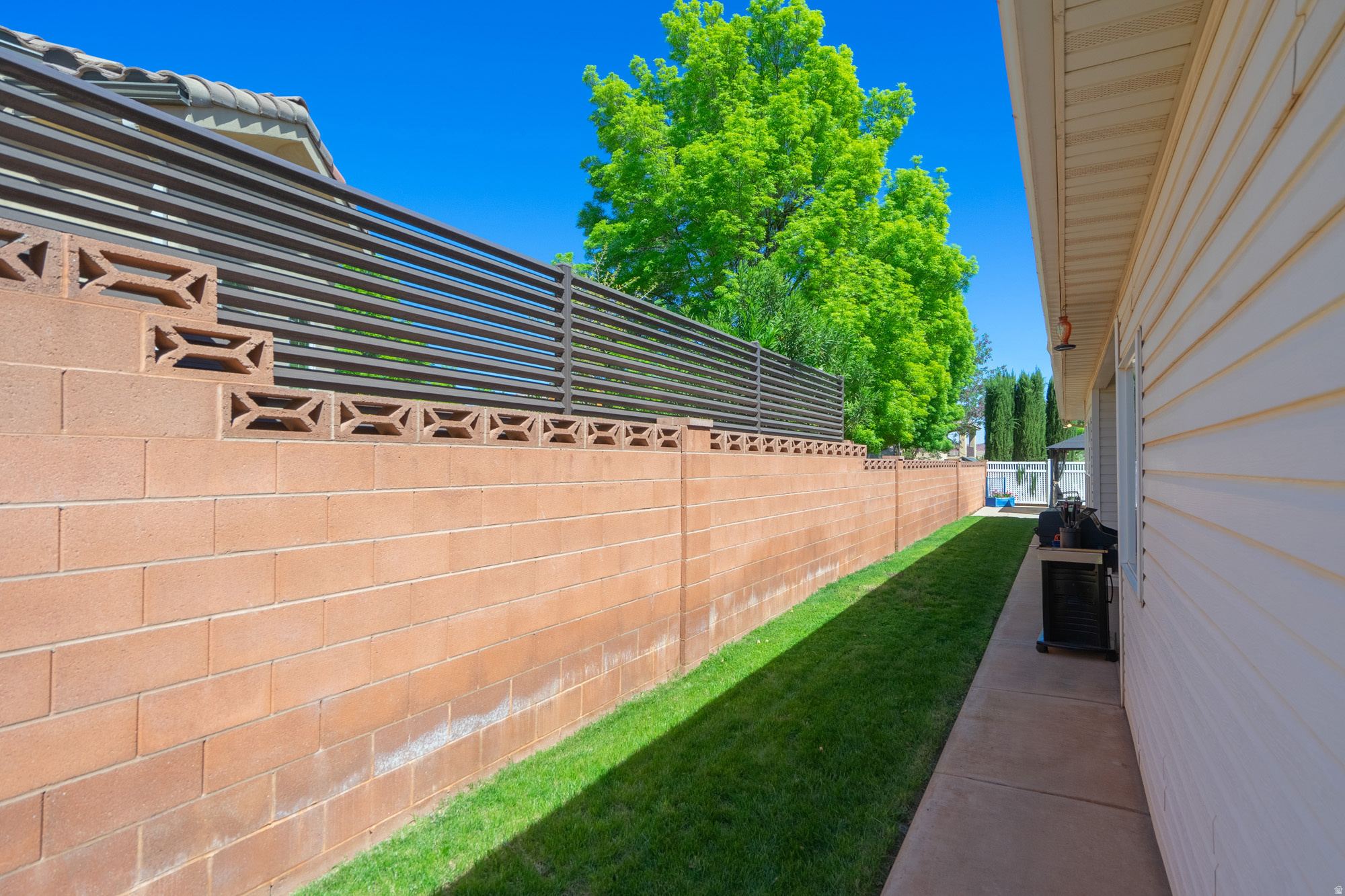 main property photo 67