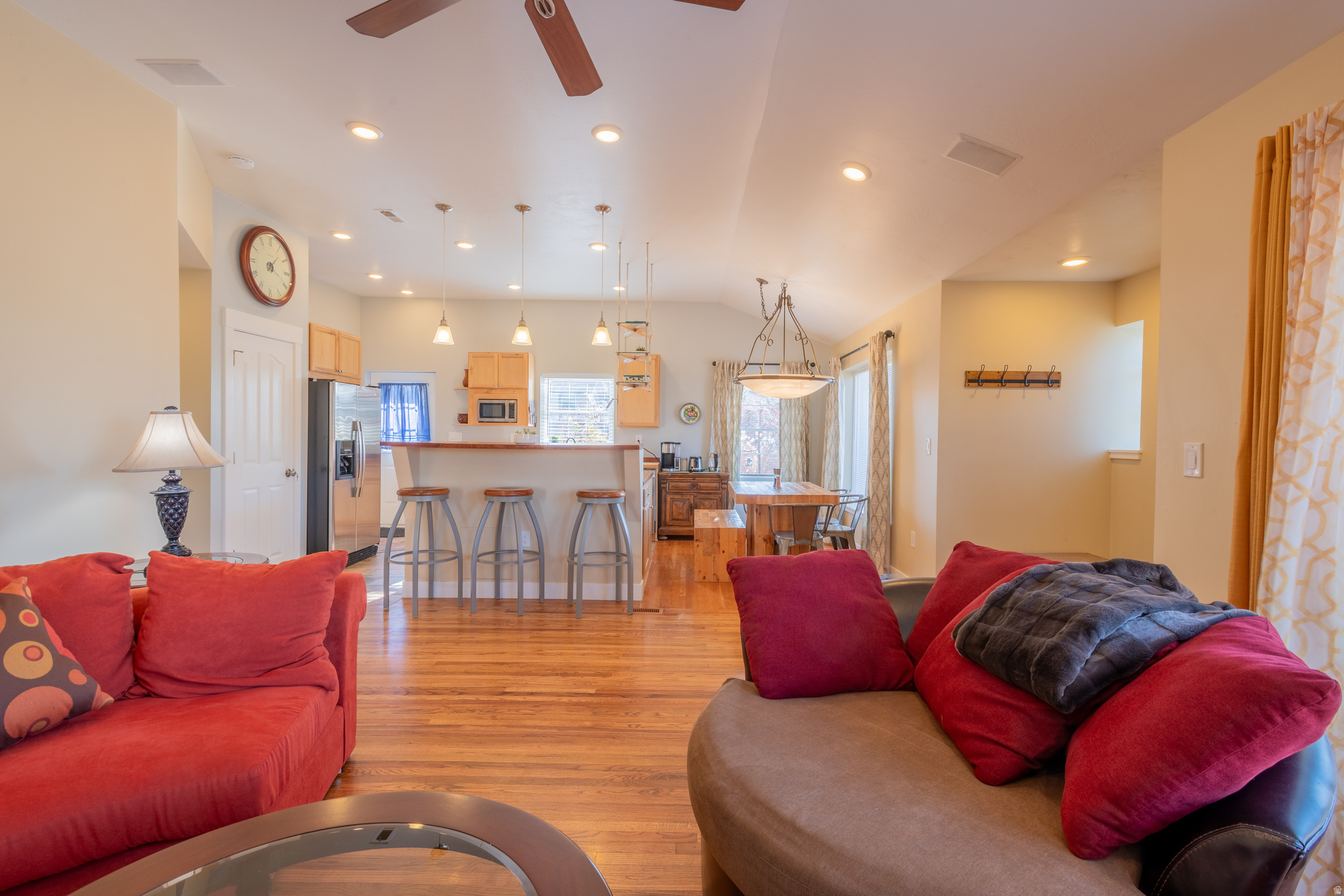 main property photo 6