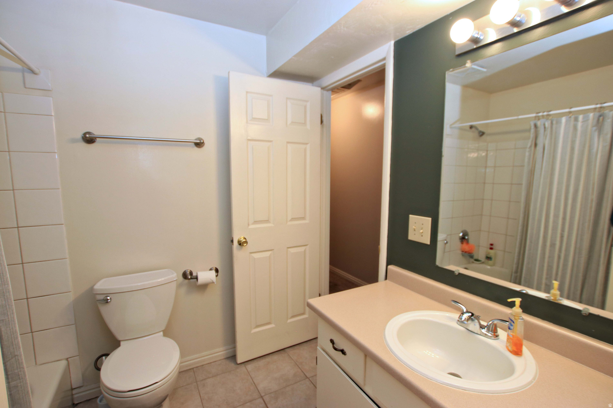 main property photo 7