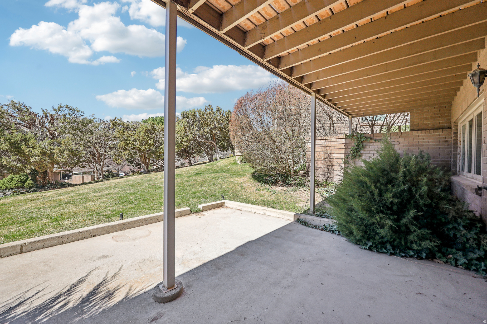main property photo 41