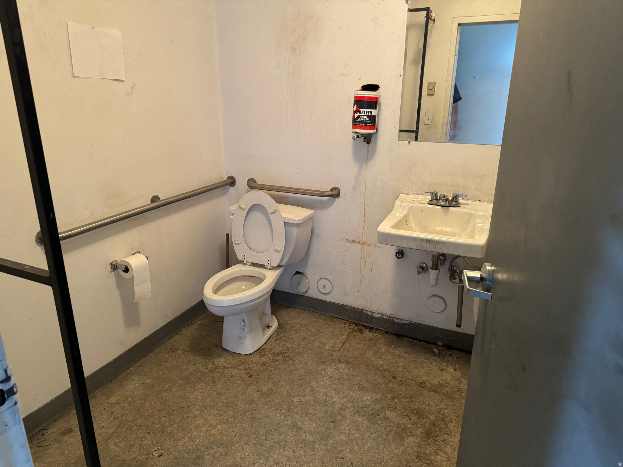 main property photo 4